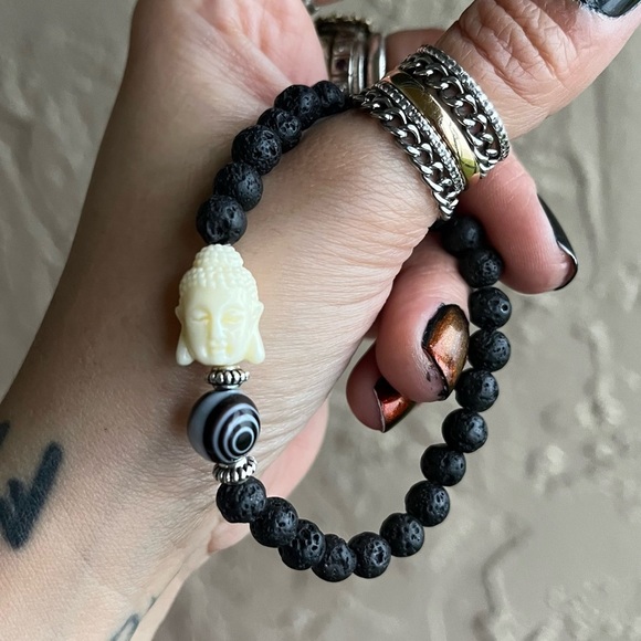 🔴❌ SALE ! red dot items are 2 for $25 . Bundle more than 3 and its $10 each 🙂 - Picture 8 of 9